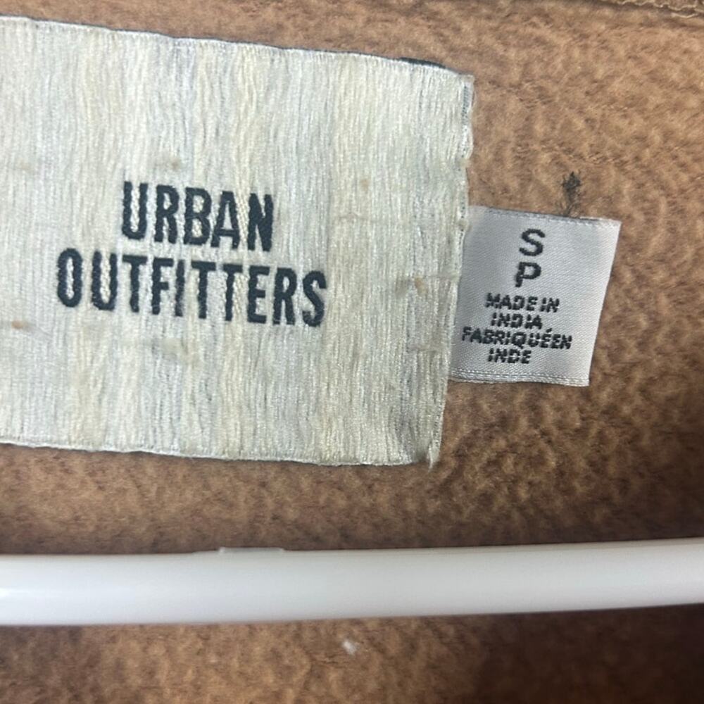 URBAN OUTFITTERS Sweatshirt
Brown Think Green Frogs Earth Day size Small - Picture 4 of 9